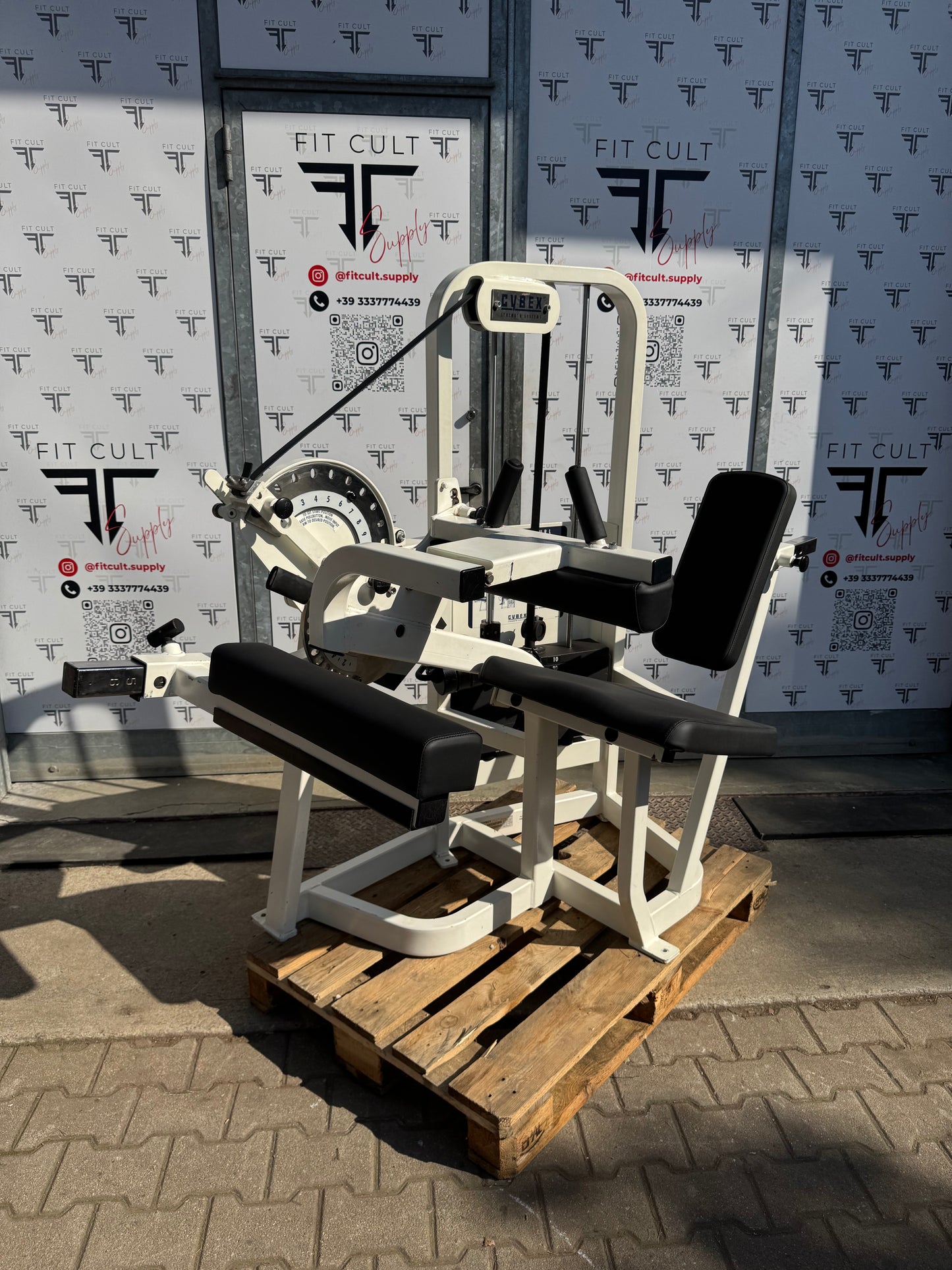 Cybex VR2 Seated Leg Curl
