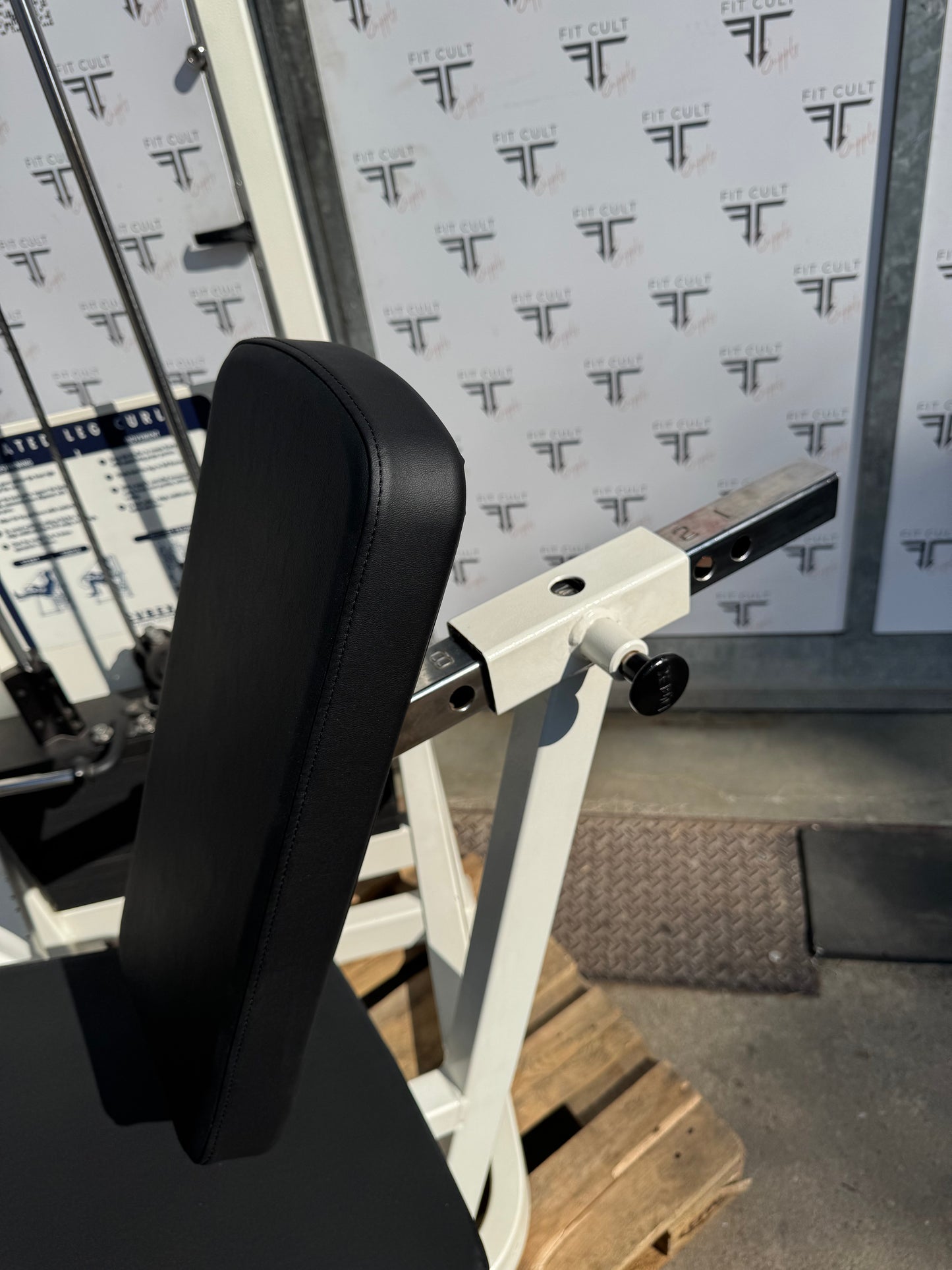 Cybex VR2 Seated Leg Curl