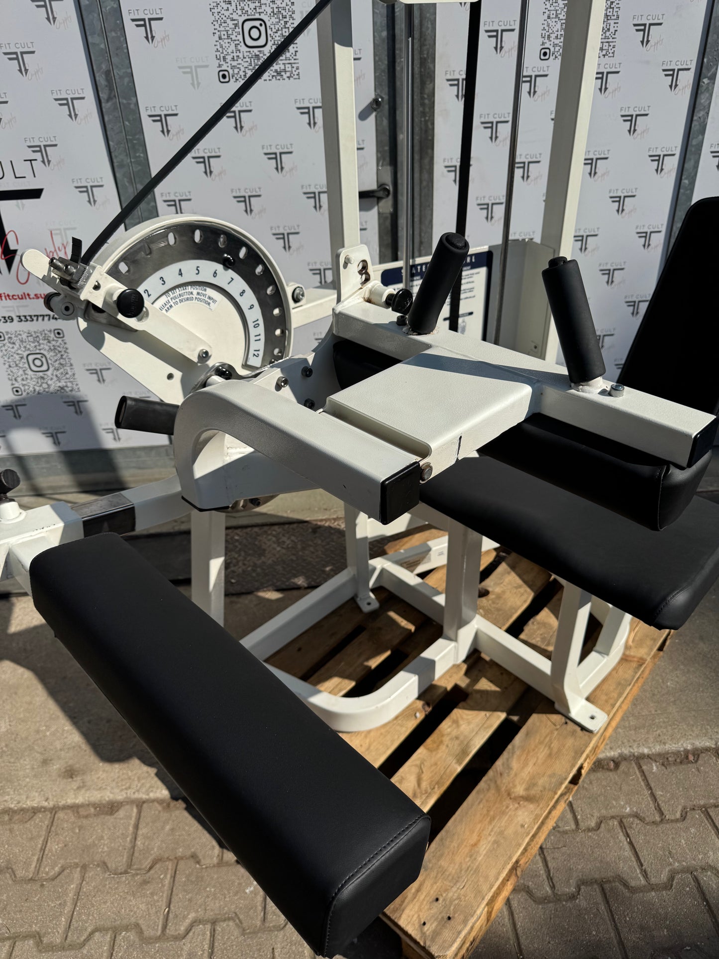 Cybex VR2 Seated Leg Curl