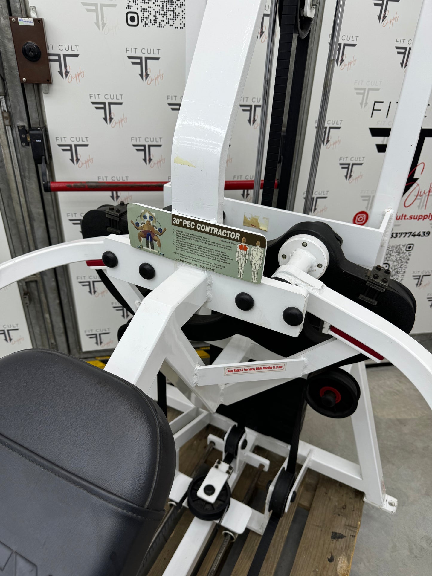 Flex Fitness 30° Pec Contractor