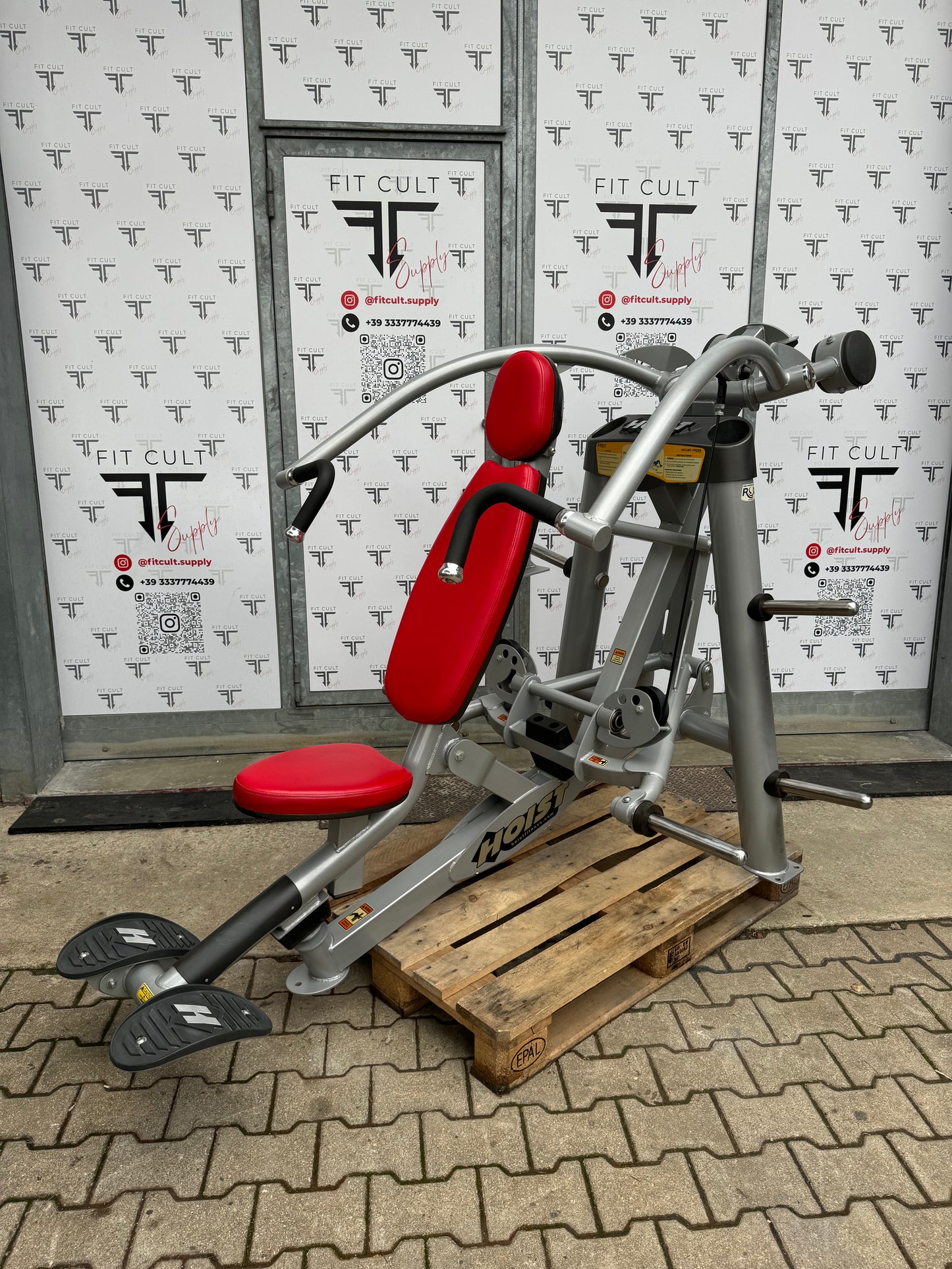 Hoist Roc-It Plate Loaded Incline Chest Press