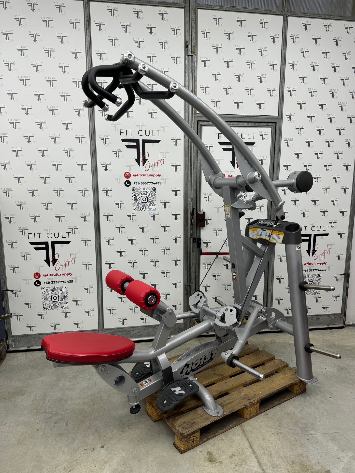 Hoist Roc-It Plate Loaded Lat Pulldown