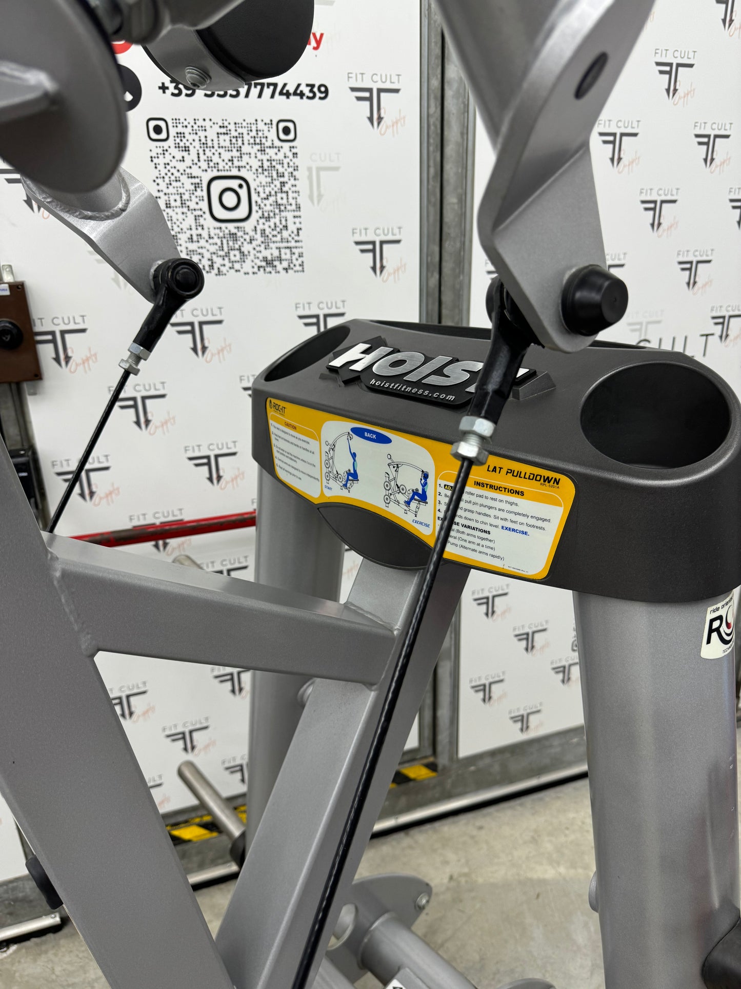 Hoist Roc-It Plate Loaded Lat Pulldown