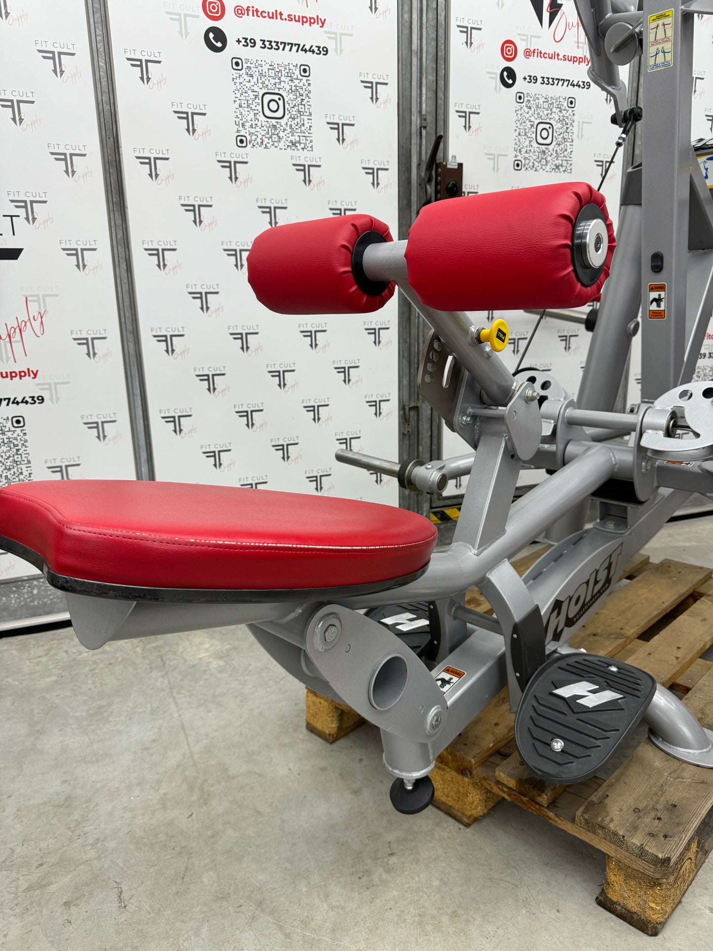 Hoist Roc-It Plate Loaded Lat Pulldown