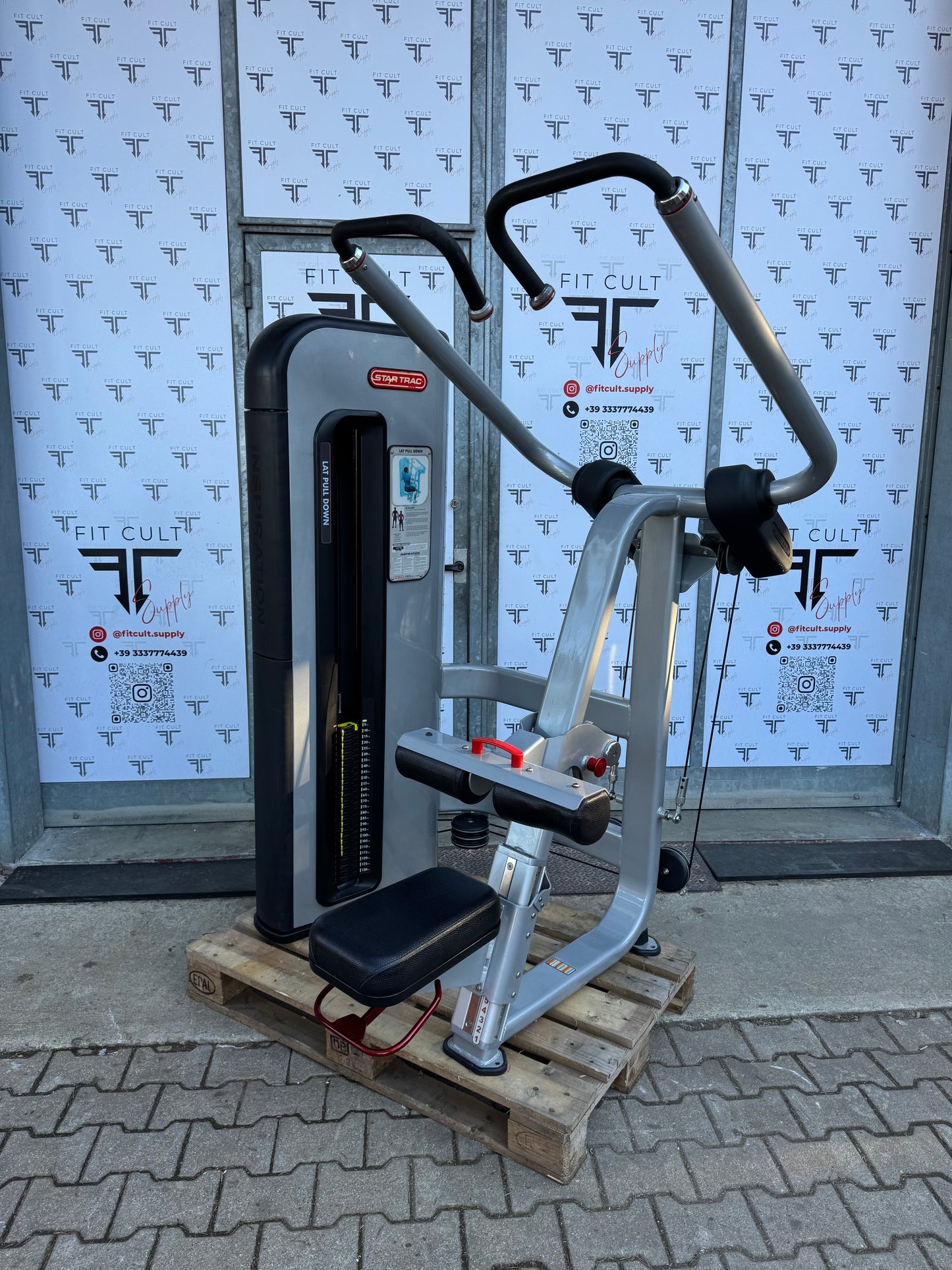 Star Trac Inspiration Lat Pull Down