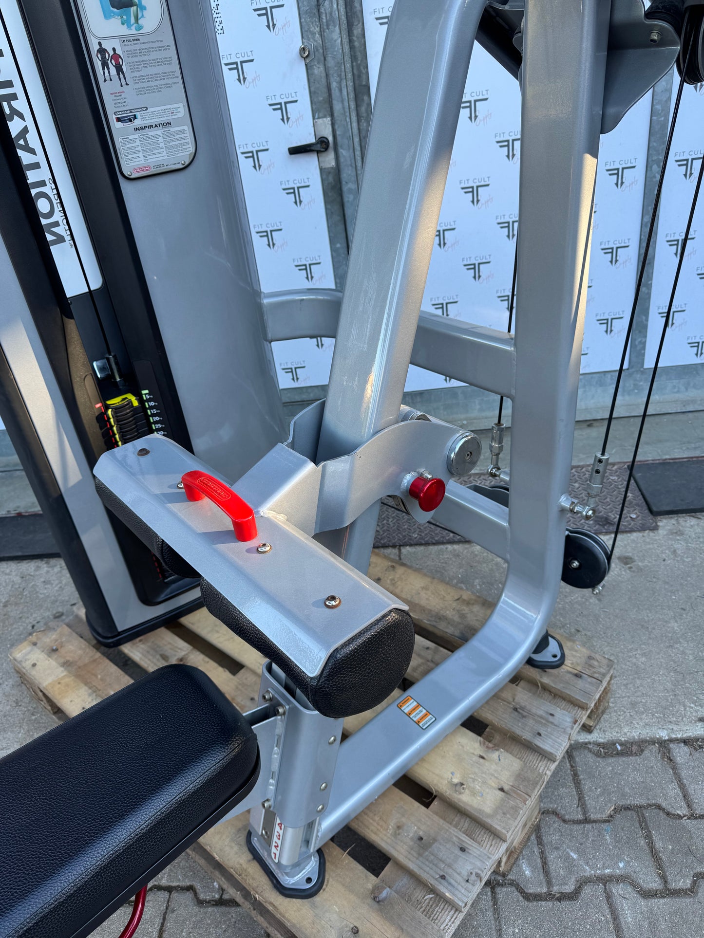 Star Trac Inspiration Lat Pull Down