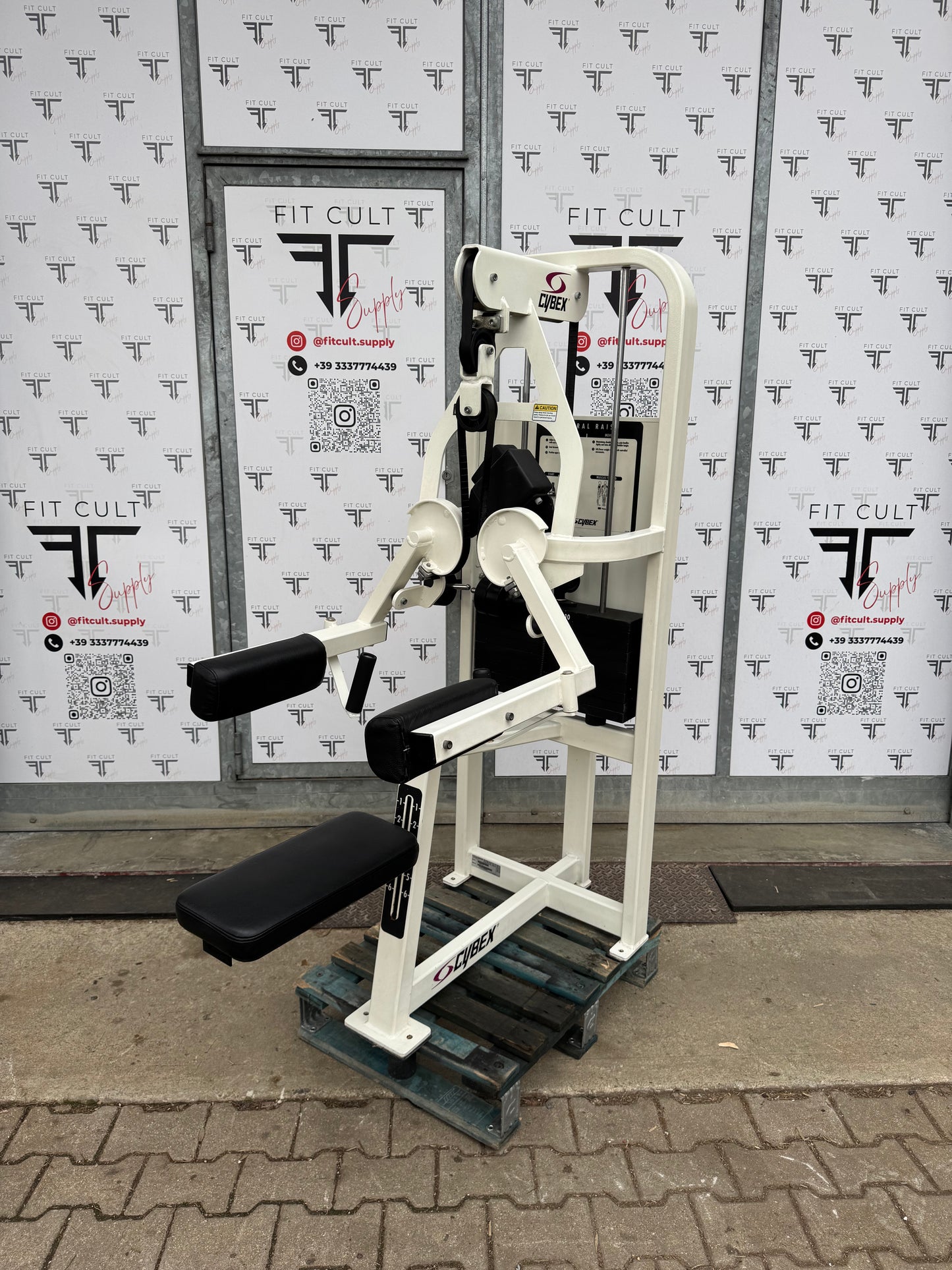 Cybex VR2 Lateral Raise