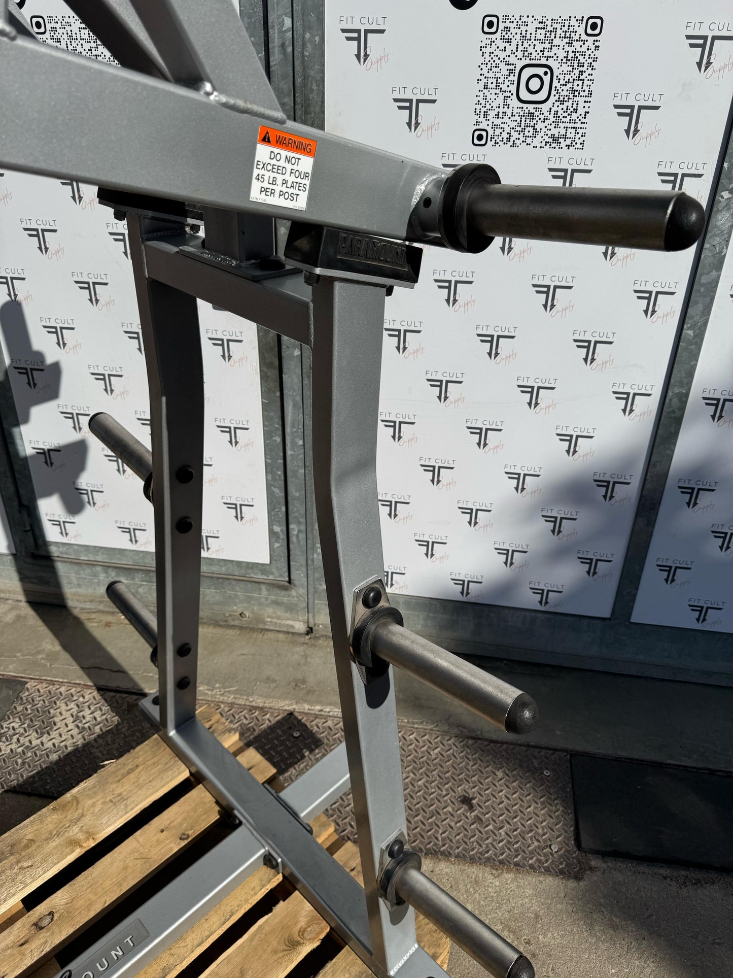 Paramount Plate Loaded Rotary Chest