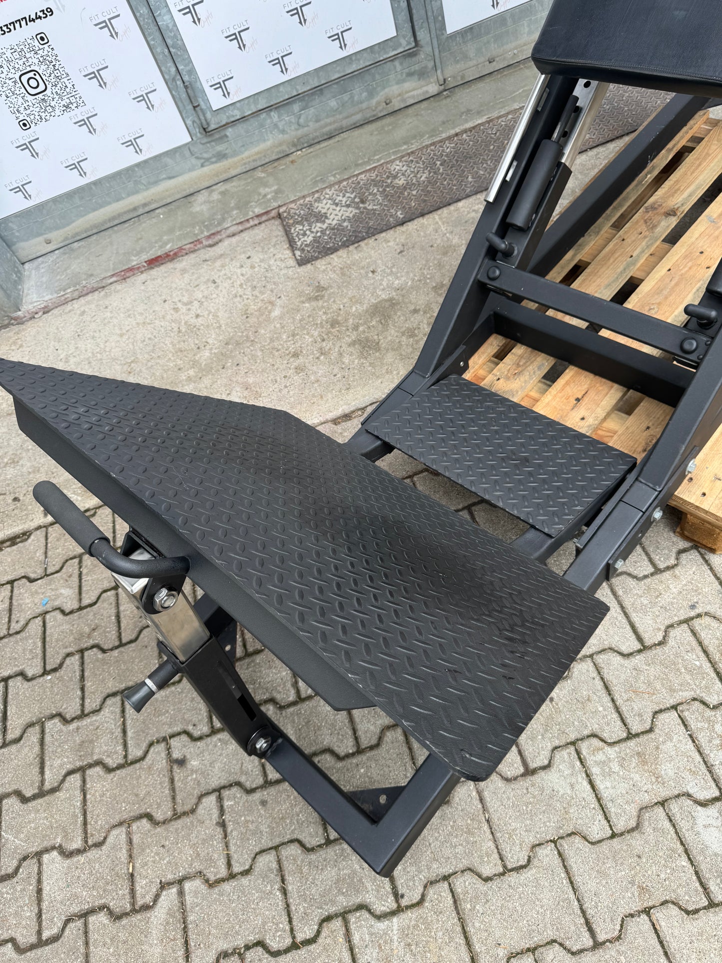 Nebula 3rd Gen 35th Hack Squat