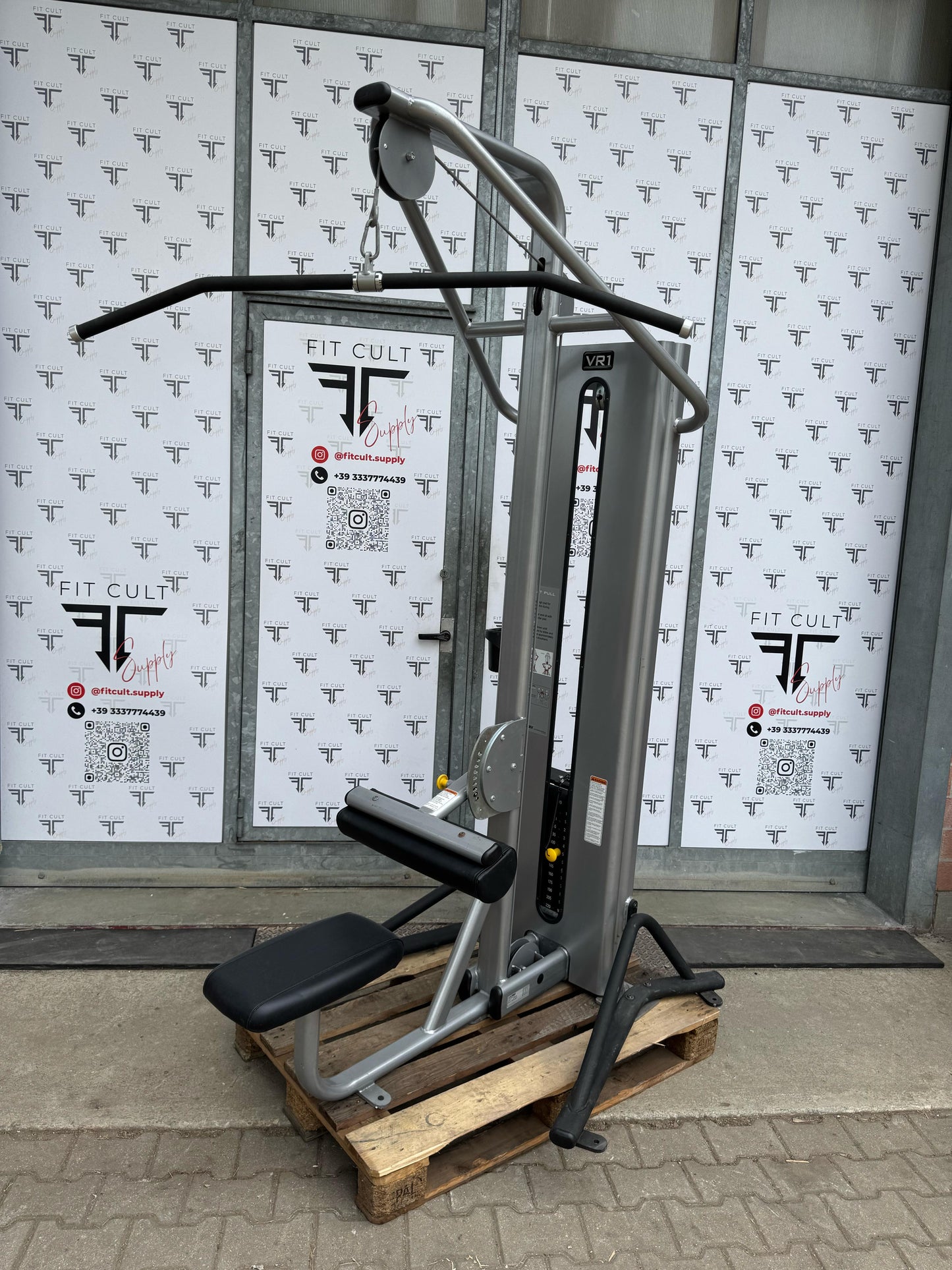 Cybex Vr1 Lat Pulldown