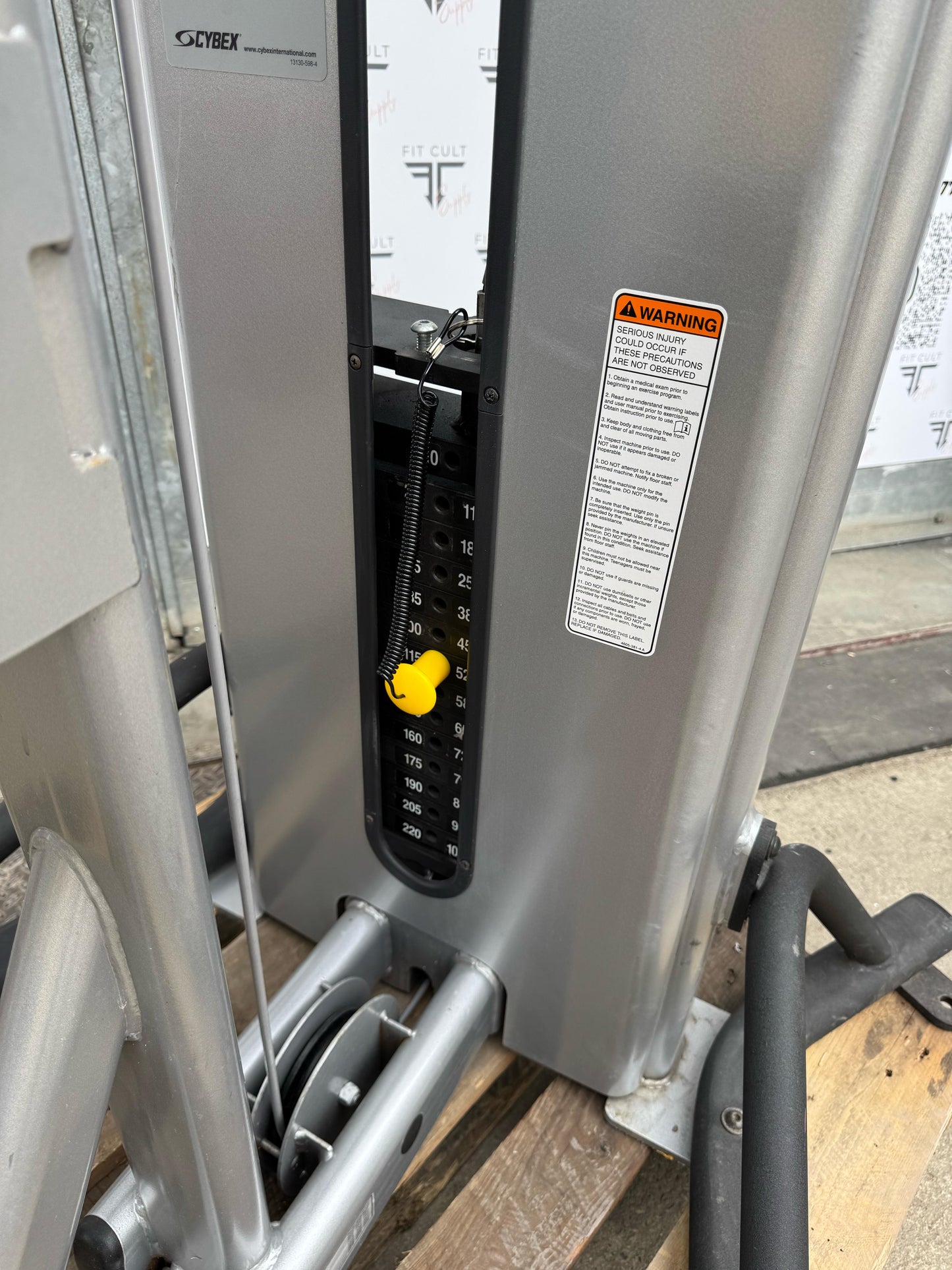 Cybex Vr1 Lat Pulldown