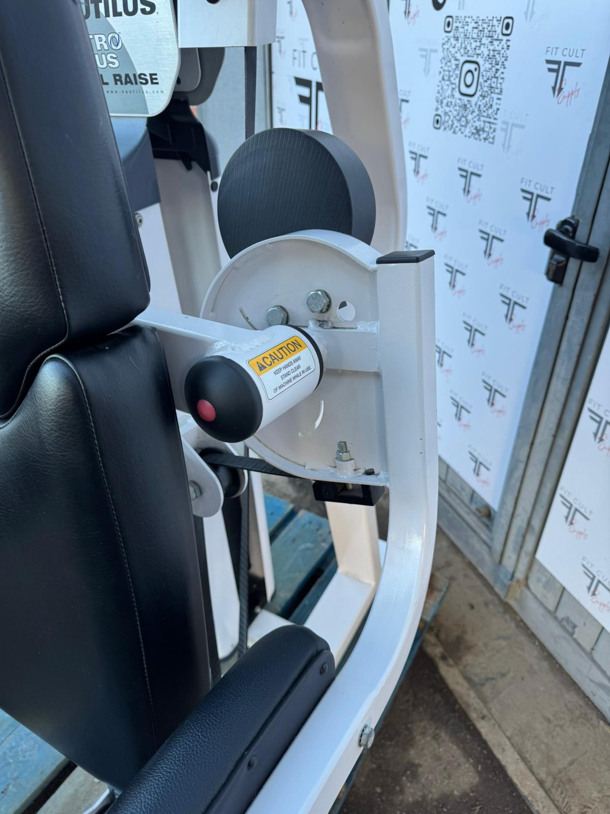 Nautilus Nitro lateral raise