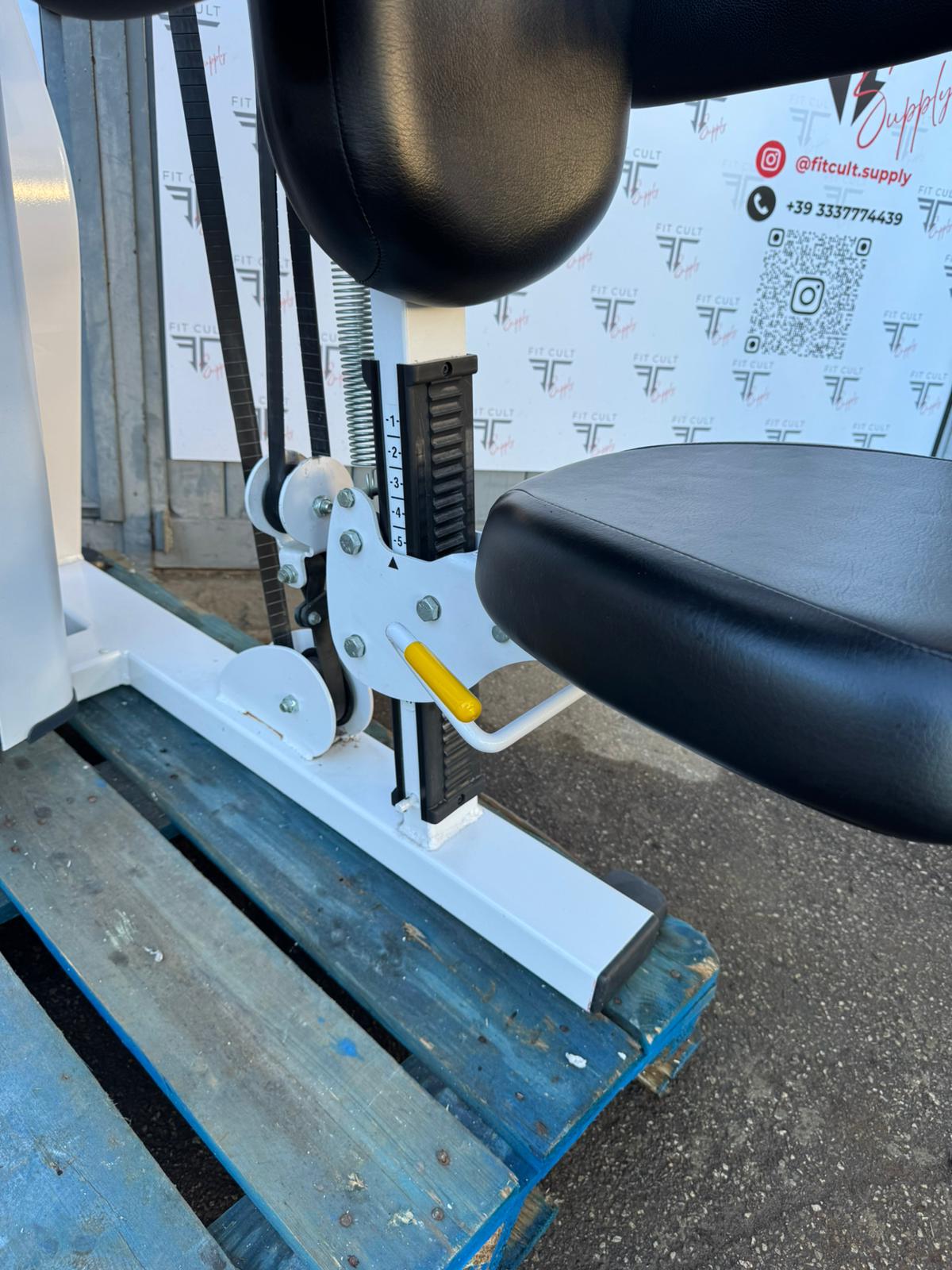 Nautilus Nitro lateral raise