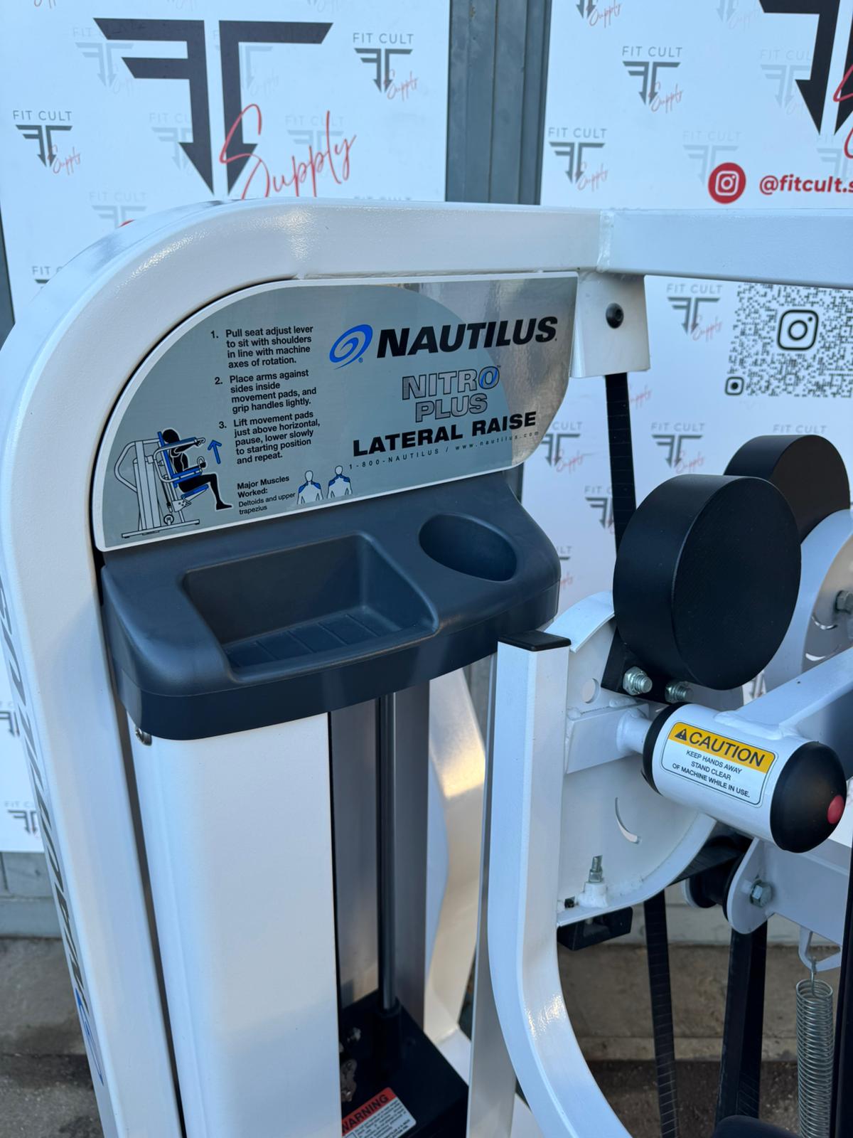 Nautilus Nitro lateral raise