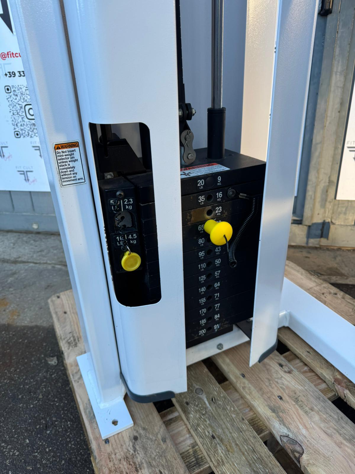 Nautilus nitro rear delt/peck fly