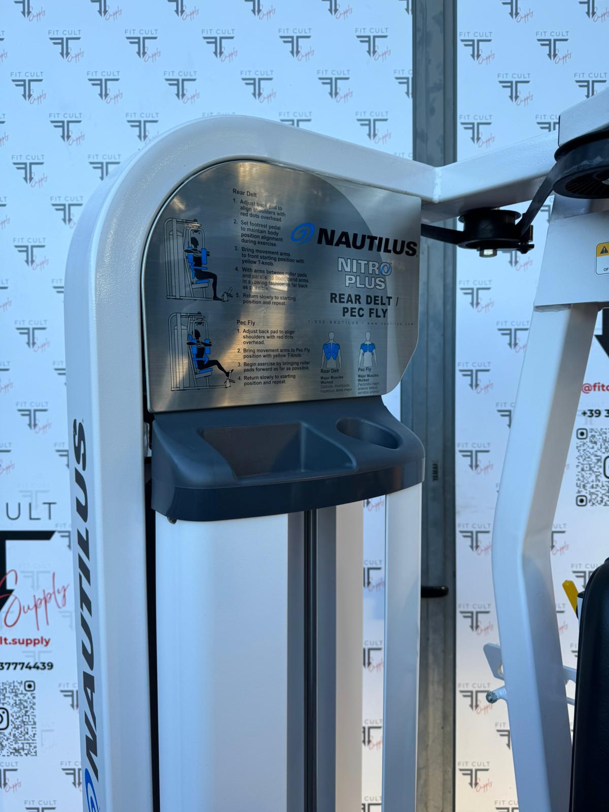 Nautilus nitro rear delt/peck fly