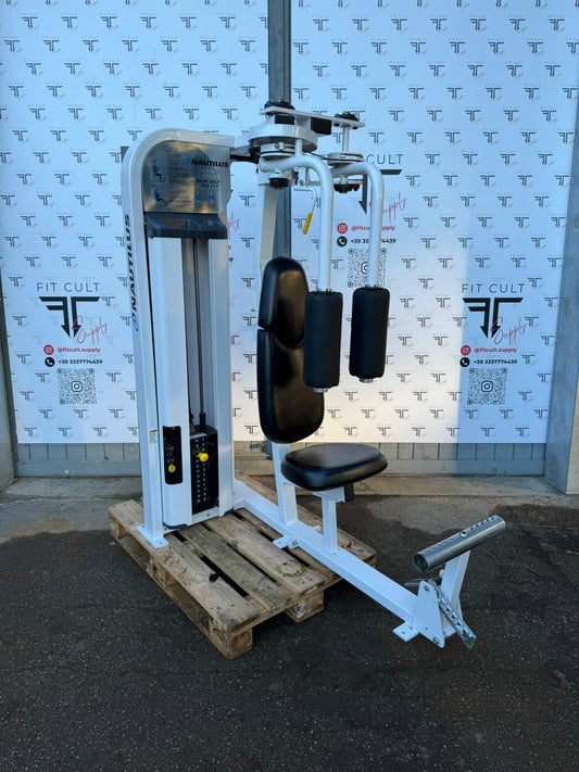 Nautilus nitro rear delt/peck fly