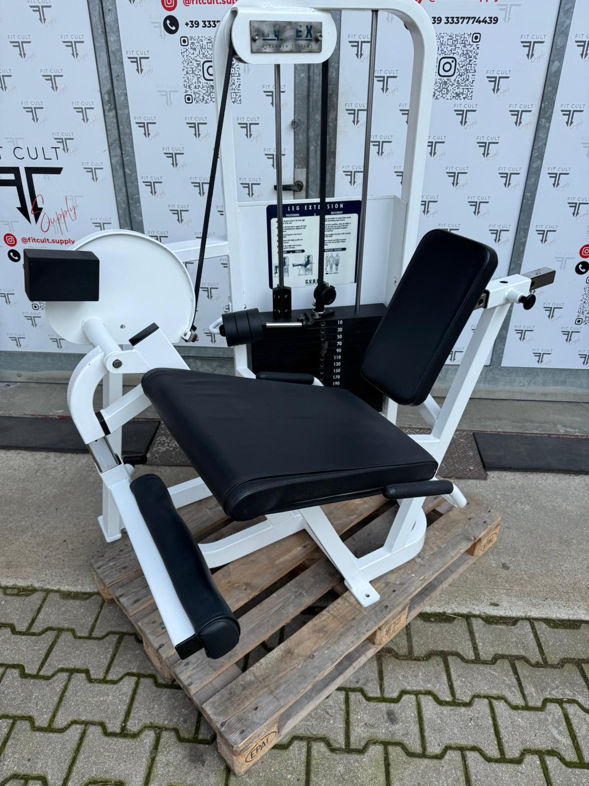 Cybex VR2 Leg Extension
