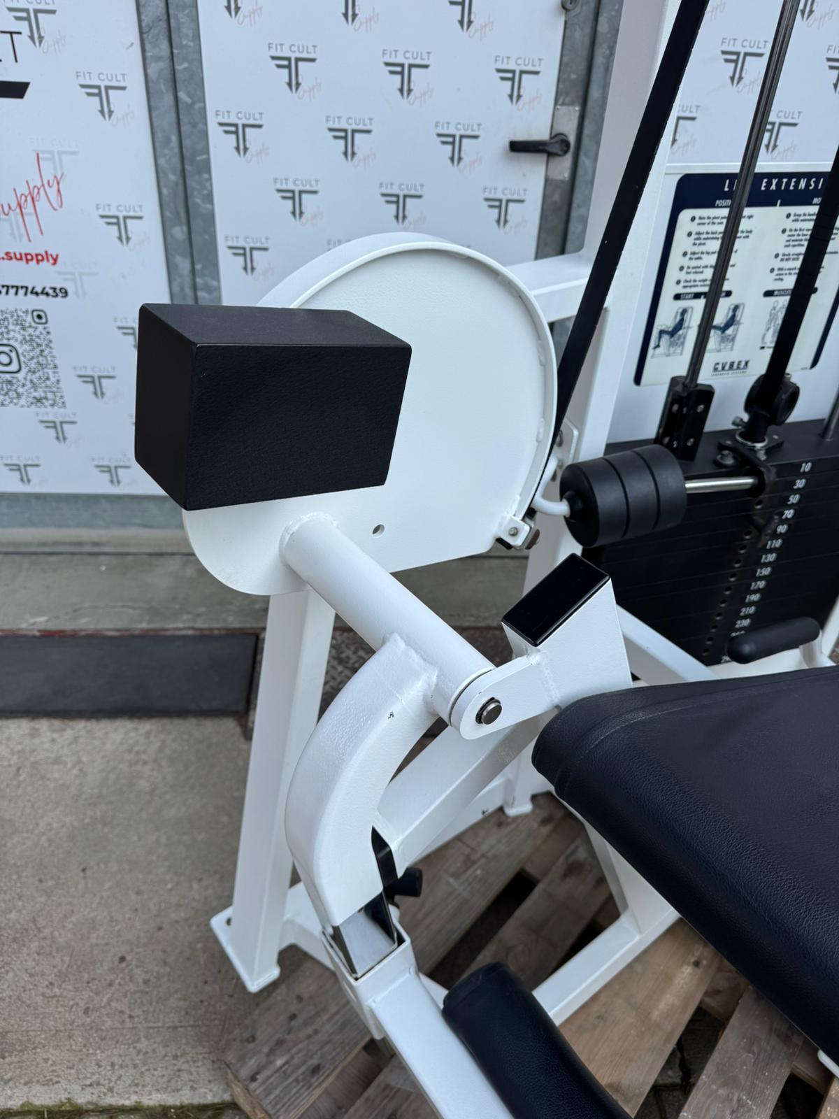 Cybex VR2 Leg Extension
