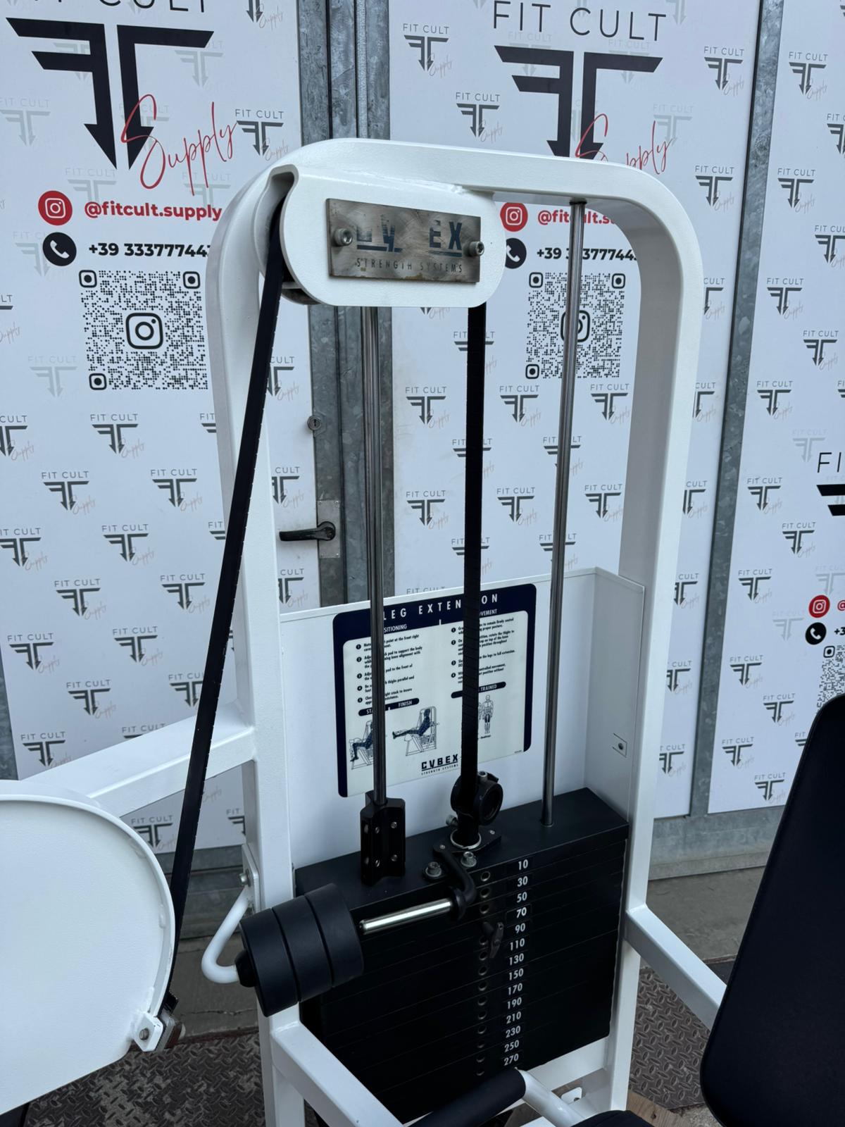 Cybex VR2 Leg Extension