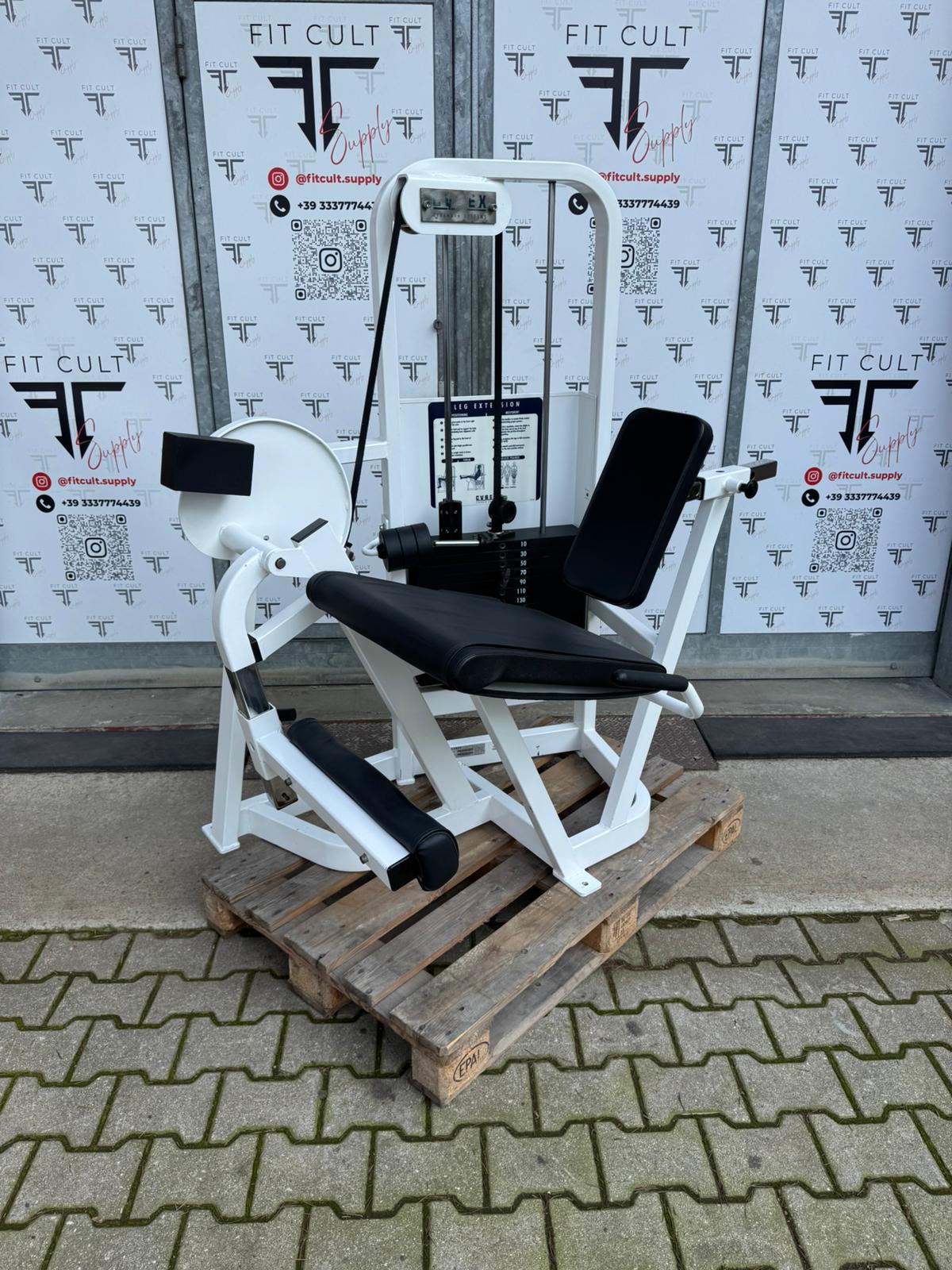 Cybex VR2 Leg Extension