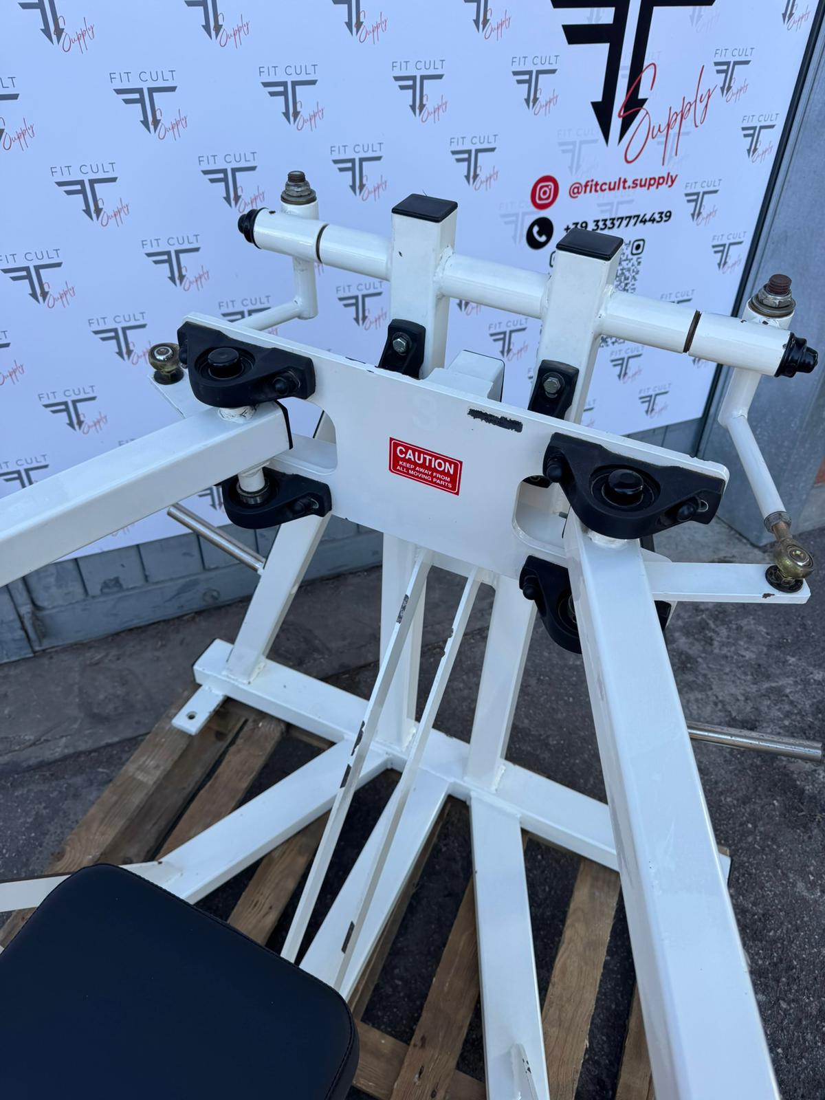 Magnum Biangular Chest Press Plate Loaded