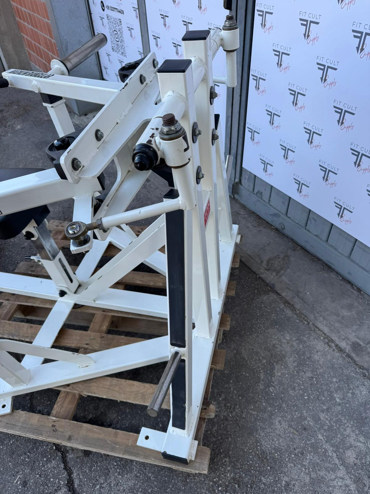 Magnum Biangular Chest Press Plate Loaded