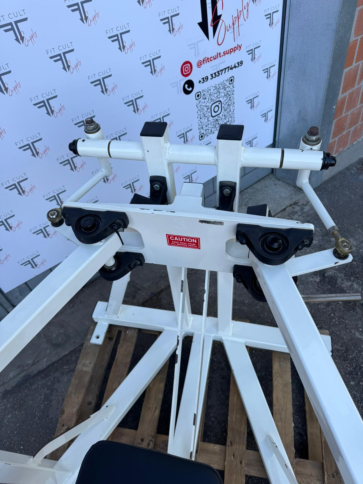 Magnum Biangular Chest Press Plate Loaded