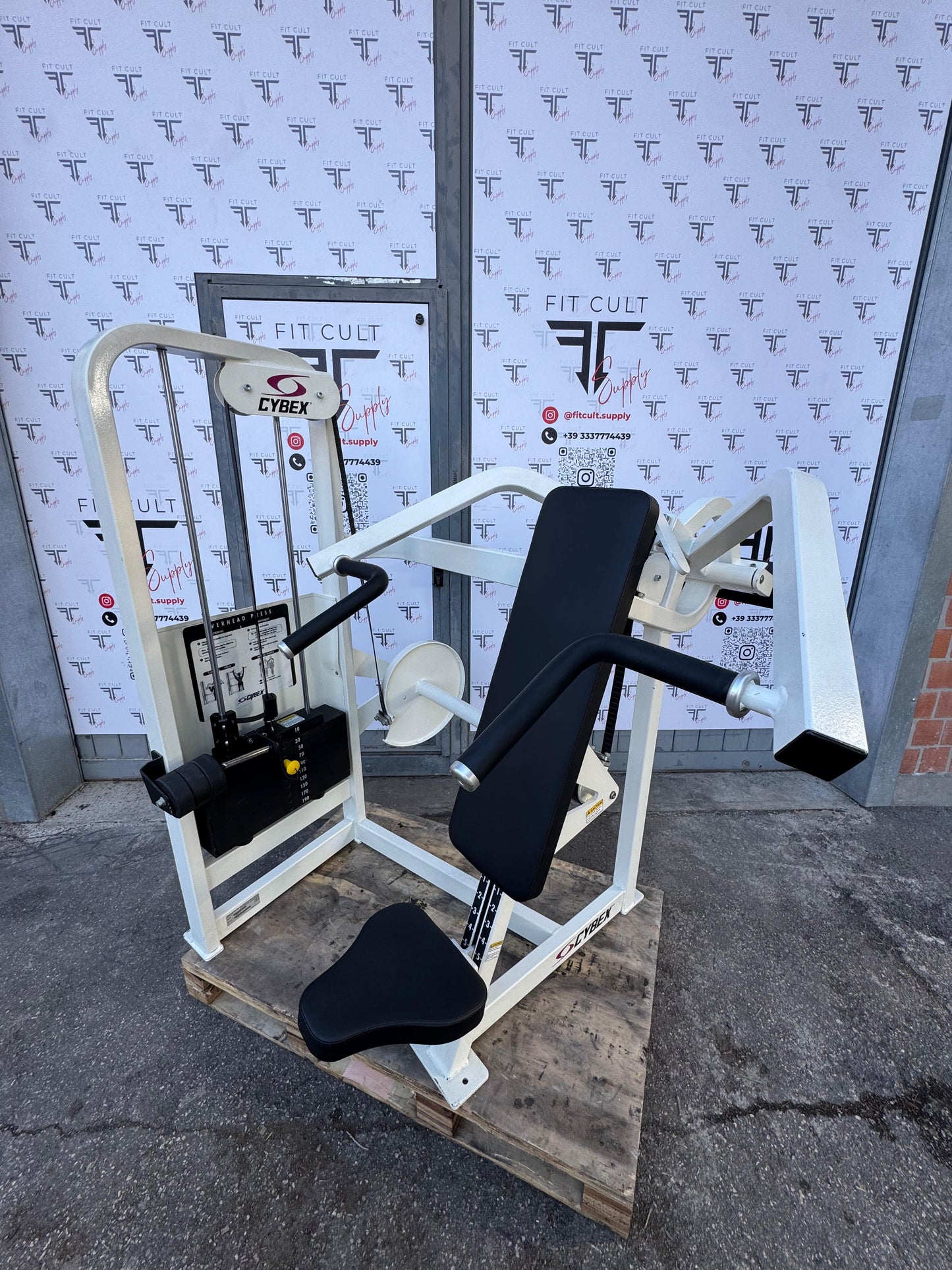 Cybex VR2 Overhead Press
