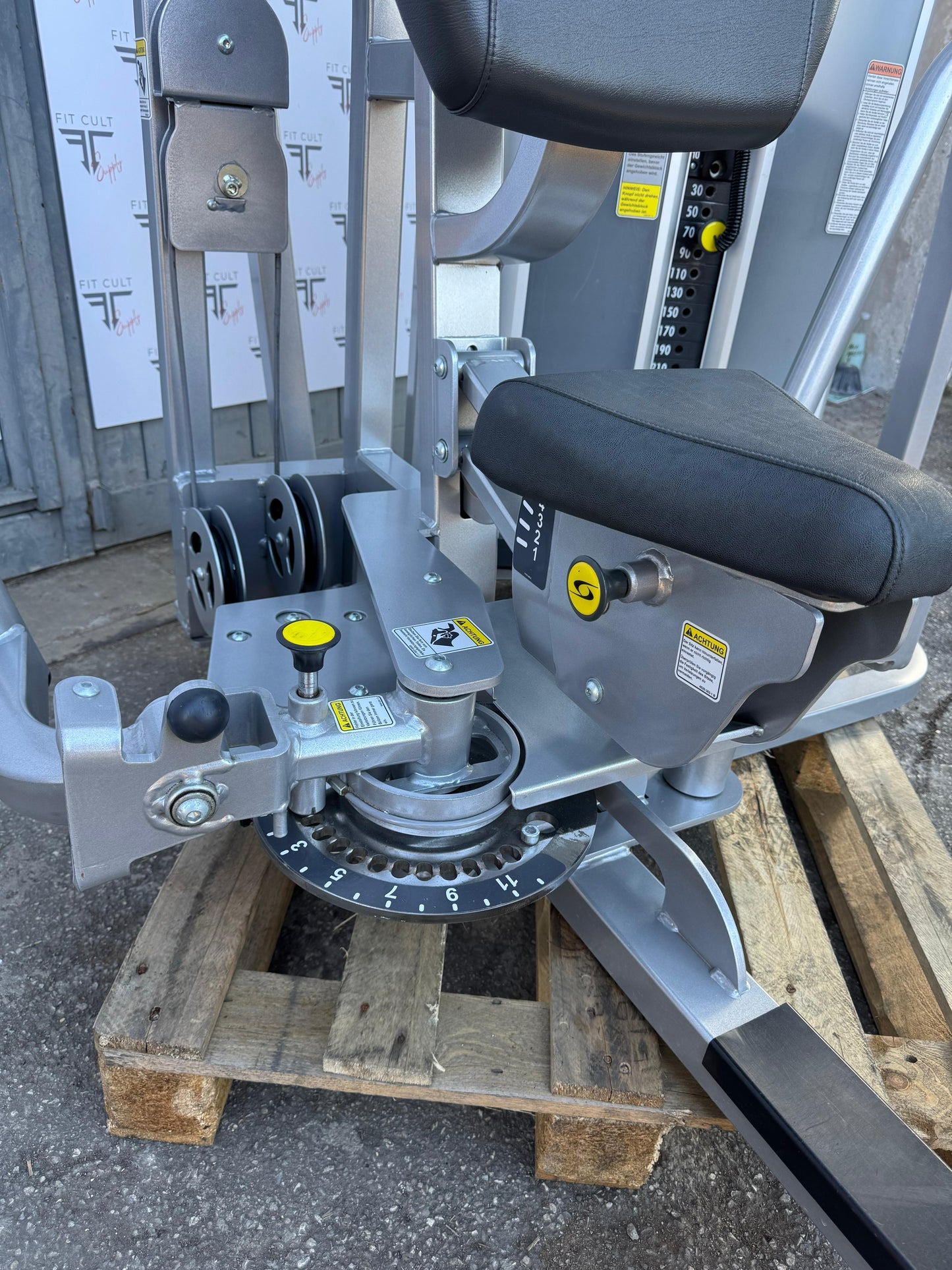 Cybex Eagle Fly/Rear Delt