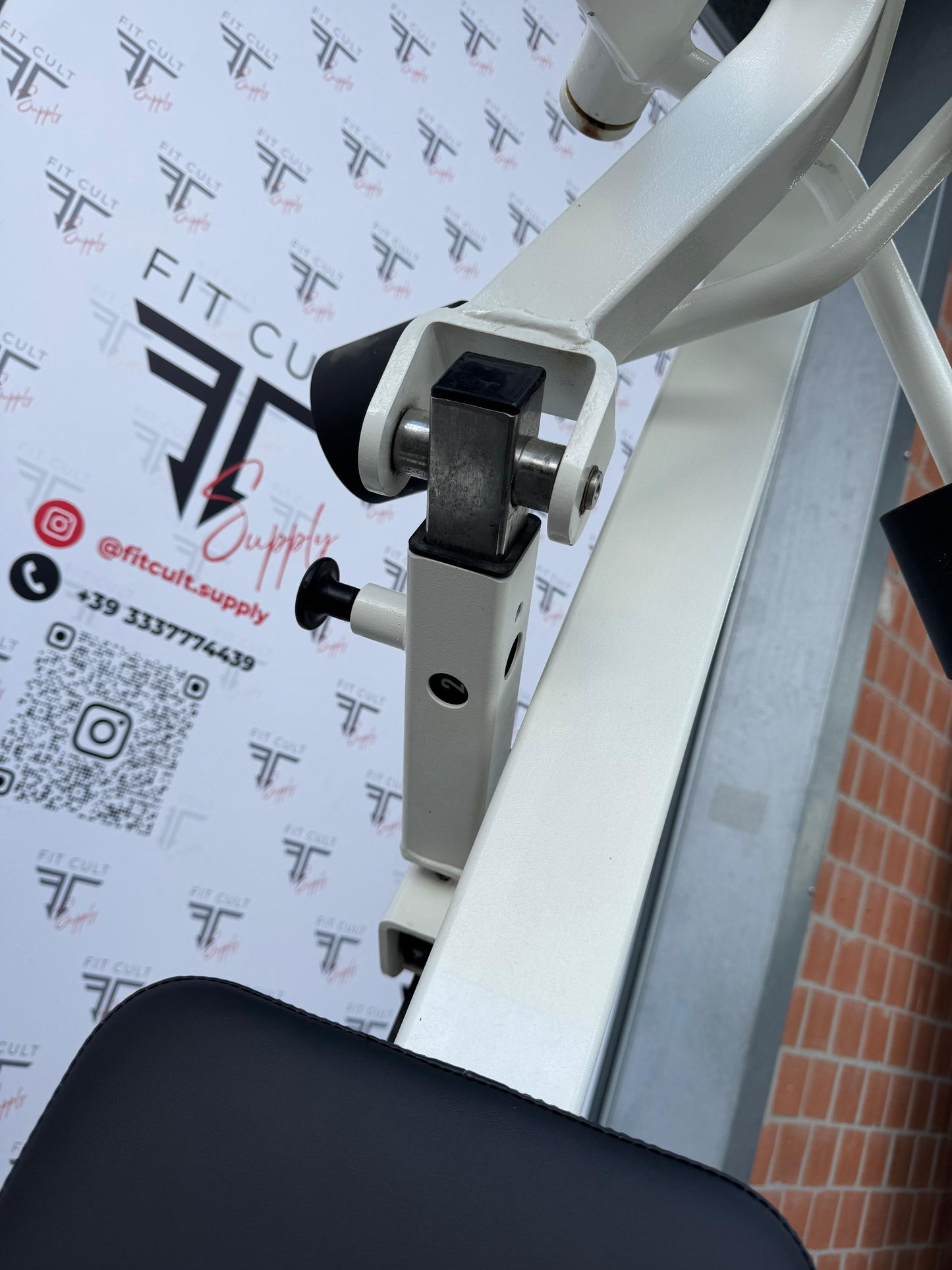 Cybex VR2 Dual Axis Chest Press