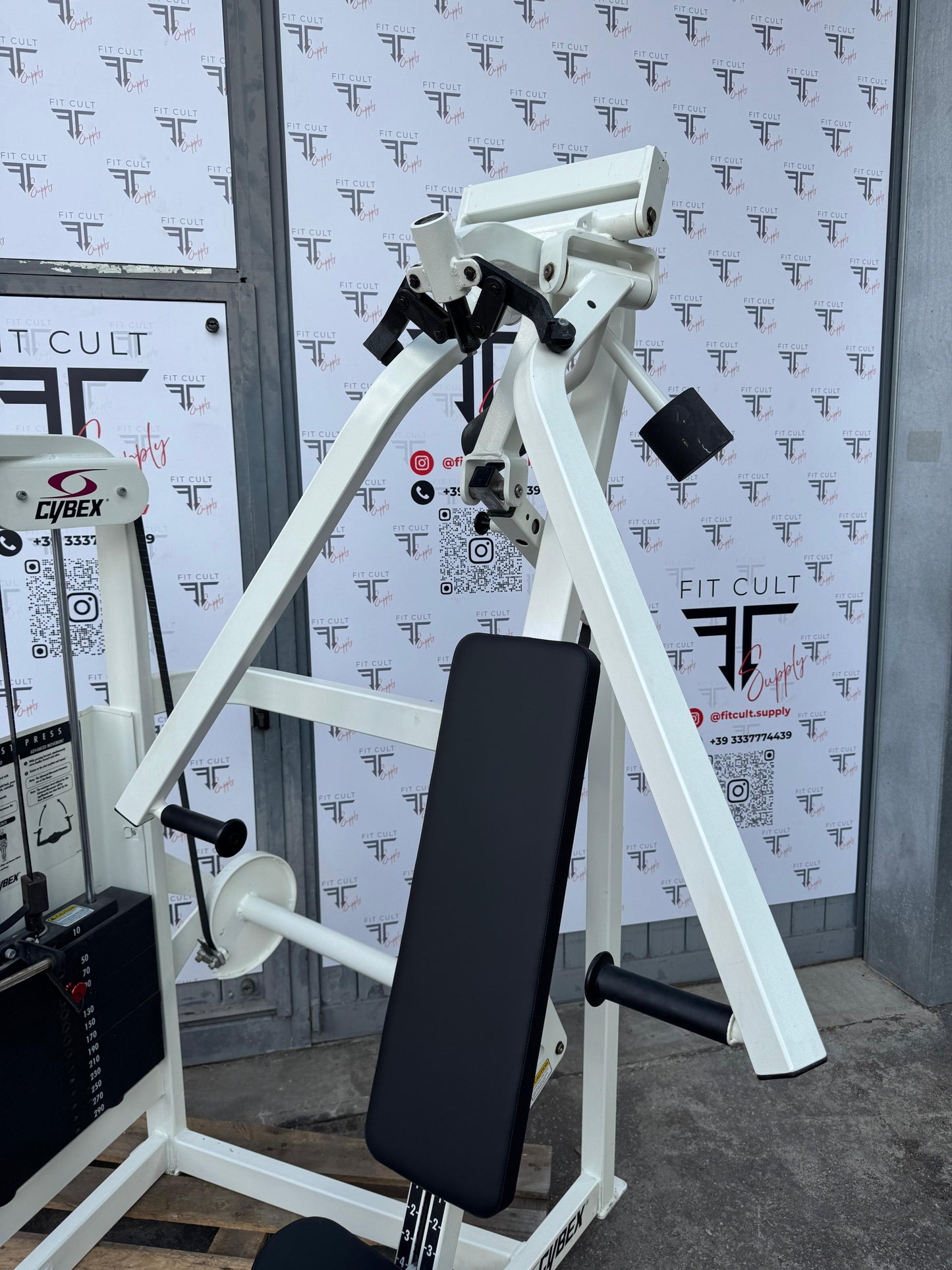 Cybex VR2 Dual Axis Chest Press